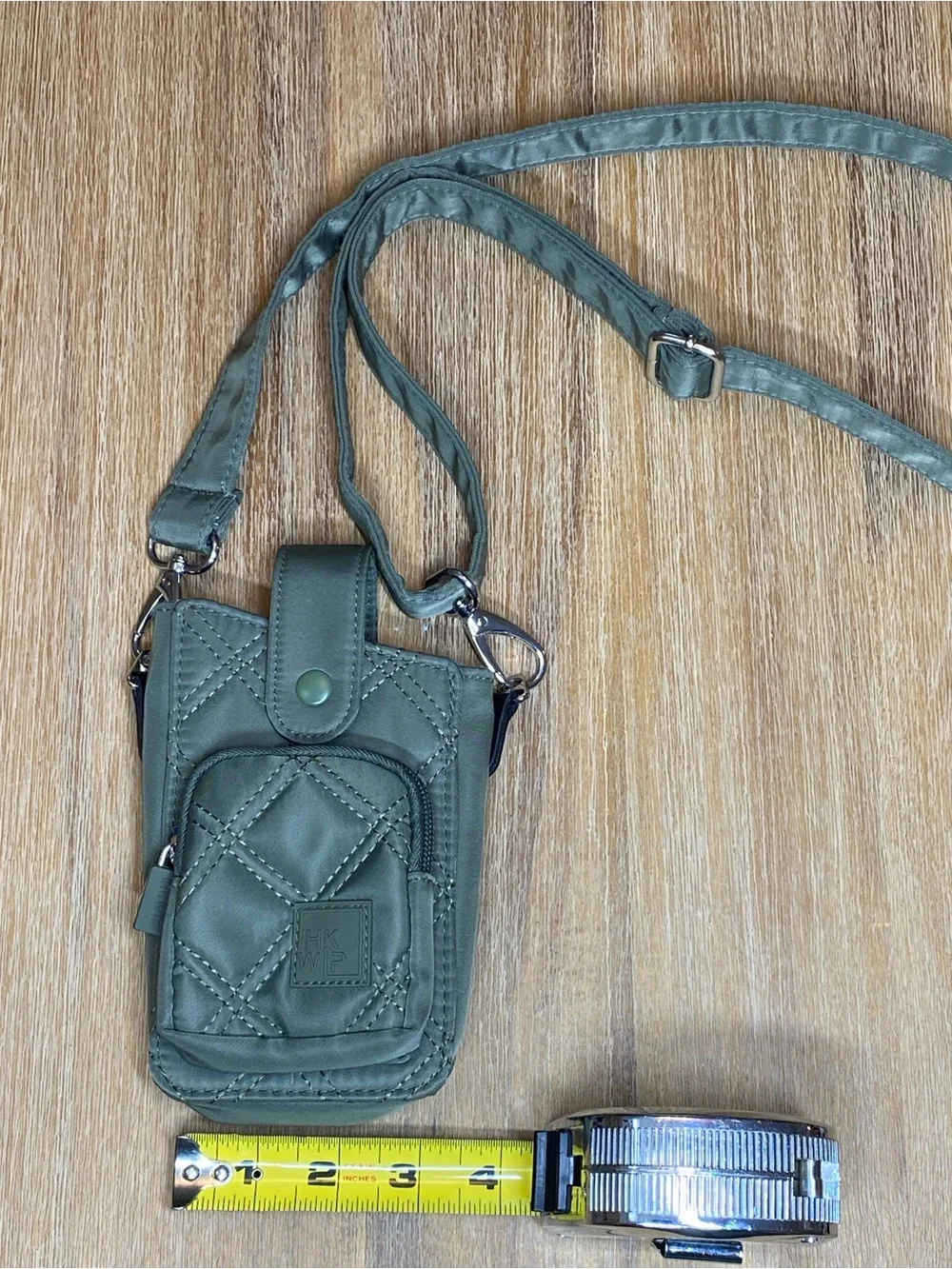 Ihkwip Quilted Crossbody Phone Pouch in Olive Green